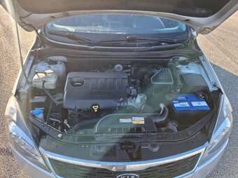 Kia ceed 1.6 CRDi Facelift MAX VÝBAVA - 19