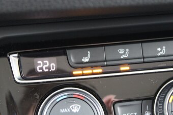 Volkswagen Touran 2,0 TDI HIGHLINE,DSG,PANORAMA,2021 - 19