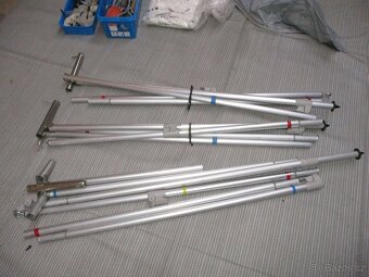 KIP č.147 Rok 2001. Pro 3 osoby. 12V+baterie. 1250kg - 19