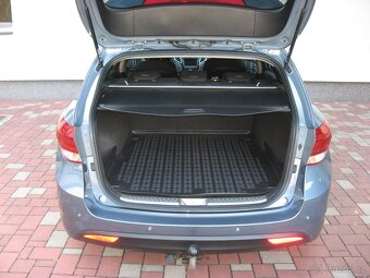 Hyundai i40 Wagon 1.7CRDI 141PS Experience A/T - 19