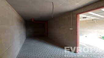 Novostavba rodinného domu 4+kk, pozemek 800m2, 15minut od ok - 19