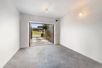 Prodej RD 5+KK (282m2) na pozemku o výměře 392m2 v obci Doln - 19