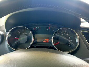 Peugeot 5008 1.6Hdi 82kw rok 10/2012 - 19
