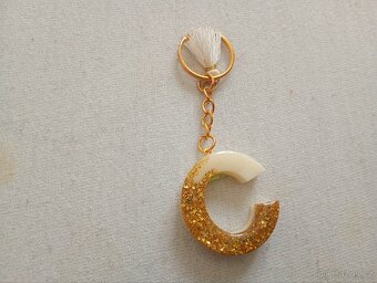 Epoxidové klíčenky s písmeny - 19