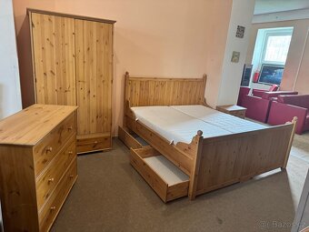 Krásná dřevěná Ložnice IKEA HURDAL z masivu Komplet - 19
