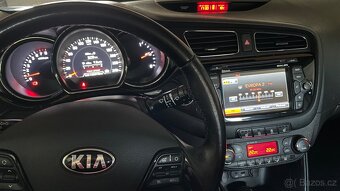 Kia Ceed 1,6 gdi, 99kw, panorama,full výbava - 19