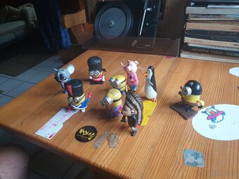 Vláčky  vojáčci, figurky... - 19