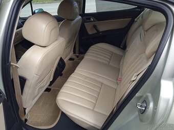 PEUGEOT 407 3.0V6 PLATINUM//155KW//XENON//KŮŽE - 19