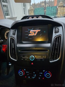 Ford Focus ST 250 ecoboost - 19