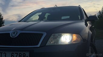 Škoda Octavia 2 SCOUT 4x4 Combi 2.0 TDI 103 kW, motor BMM - 19