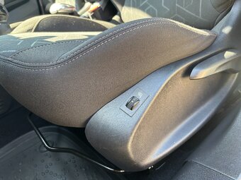 Peugeot 2008 1.2i 60kw, nová TK do 06/2027 - 19