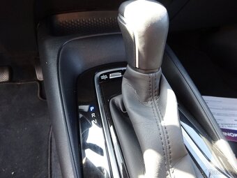 Toyota Corolla 1,8 HYBRIDNÍ,GARANCE KM - 19
