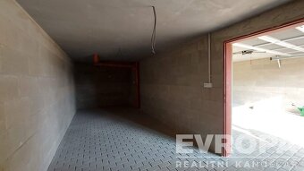 Novostavba rodinného domu 4+kk, pozemek 800m2, 15minut od ok - 19