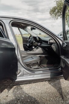 Alfa Romeo Giulia 2.2 JTDm 154 kW MANUÁL 57.000km - 19