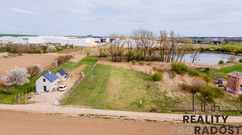 STAVEBNÍ POZEMEK PŘÍMĚTICE 1 369,5 m² S PROJEKTEM NA DŮM - 19