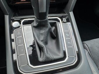VW Passat 2.0TDI DSG KESSY,ACC,SIDE,CAM,MASÁŽE,VIRTUAL,NAVI - 19