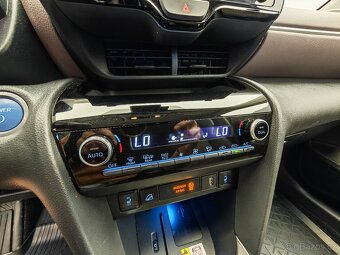 Toyota Yaris Cross - 19