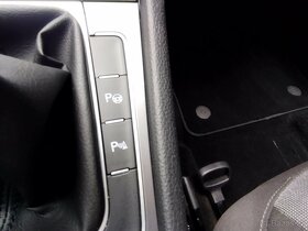 VW Golf VII. TDI/81kW, 2016 klima, tažné, GPS, - 19