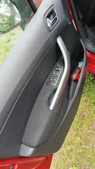 Peugeot 308  1,6 hdi - 19