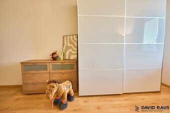 Prodej bytu 3+kk se dvěma balkony ( 102 m2 ), ul. Přízřenick - 19