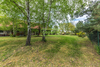 Vesnická usedlost-rodinný dům s hospodářskými stavbami v Ho - 19