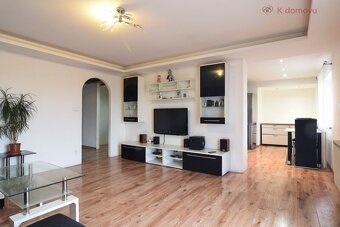 Prodej rodinného domu 4+kk, 3+kk a 2+kk, 250 m2, pozemek 196 - 19