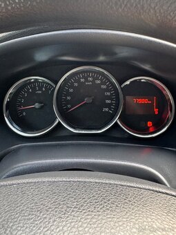 DACIA SANDERO 1,2 i  16V.   77.800 KM  - 19