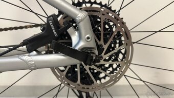 ZÁNOVNÍ SPECIALIZED ROCKHOPPER EXPERT, rám M - 19