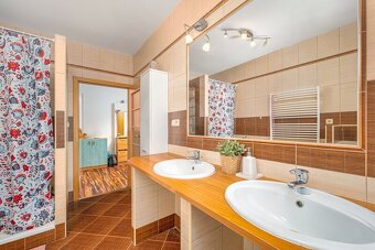 PRODEJ PROSTORNÉHO RODINNÉHO DOMU, PRACHATICE - 19