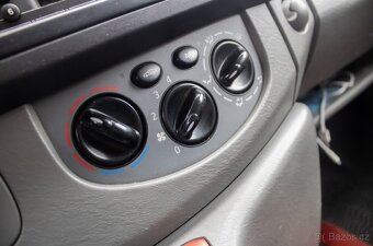Renault Trafic 2.0 dCi / 84 kW / 2012 / Obytný Van - 19