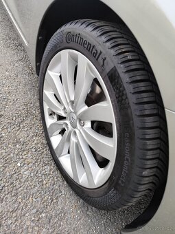 KIA CARENS 1.7 CRDI  104 kw rok 2016  7mi místné - 19