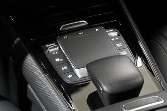 Mercedes-Benz GLB, 200D,4Matic,ČR,AMG,DPH,Kamera - 19