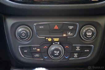 Jeep Compass 1.3 TURBO Night Eagle odpočet DPH - 19