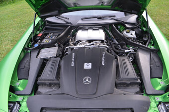 PRODÁM MERCEDES AMG GTR 2019 32.000KM,JAKO NOVÉ - 19