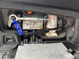 Volvo V60 D6 Plug-In Hybrid - 19