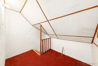 Rodinný dům s udržovanou zahradou v obci Vojkovice – ihned k - 19