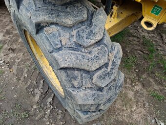 KOMATSU WB 93 R-2 4X4 - 19