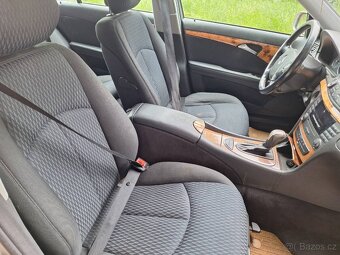 Mercedes Benz E320 - 19
