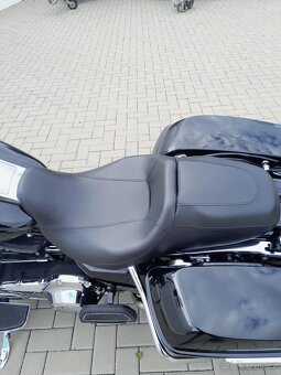 Harley Davidson ROAD KING - 19