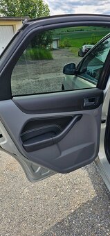 Ford Focus 1.8i 92 kW, TITANIUM, Nová STK - 19