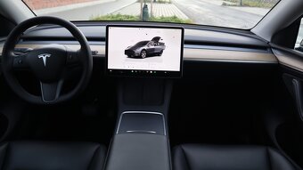 Tesla Model Y Long Range 4WD - 19