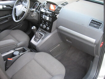 Opel Zafira B 1,8  2x kola Xenony Servis kniha Nové rozvody - 19
