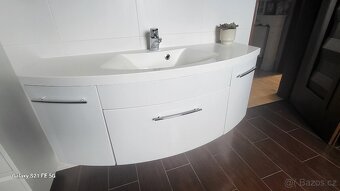 UMYVADLO SE SKŘÍŇKOU+ZRCADLO-KOUPELNOVÁ SESTAVA - VELKÁ - 19