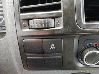 VOLKSWAGEN TRANSPORTER T5 9.MÍST 2.0TDi 75KW 2010 - 19