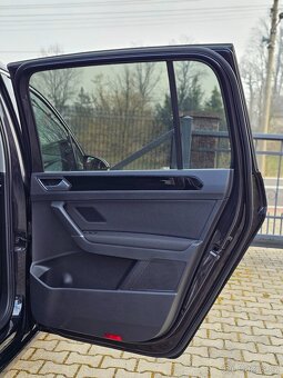 Volkswagen Touran 2.0TDi Highline DCC 140kW |2017|106 000 km - 19