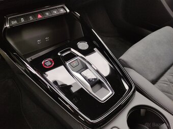 Audi RS3 FACELIFT MATRIX SONOS HUD KAMERA ZÁRUKA MY 2025 - 19