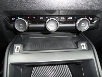 Citroen C4 1.2 PureTech,81kw,plná výbava,naj.105000km - 19