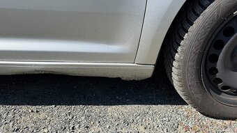 VW Touran 1,9 TDI 2010 - 19