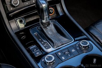 Volkswagen Touareg II 3.0 V6 Premium 4XMOTION /SPLATKY - 19