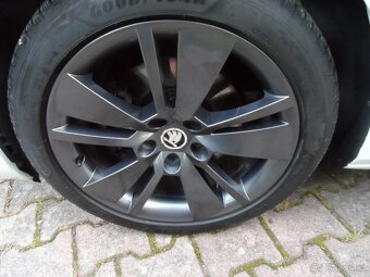 Škoda Superb 2.0 TDI 110 KW Xenon,Manuál,Zachovalé - 19